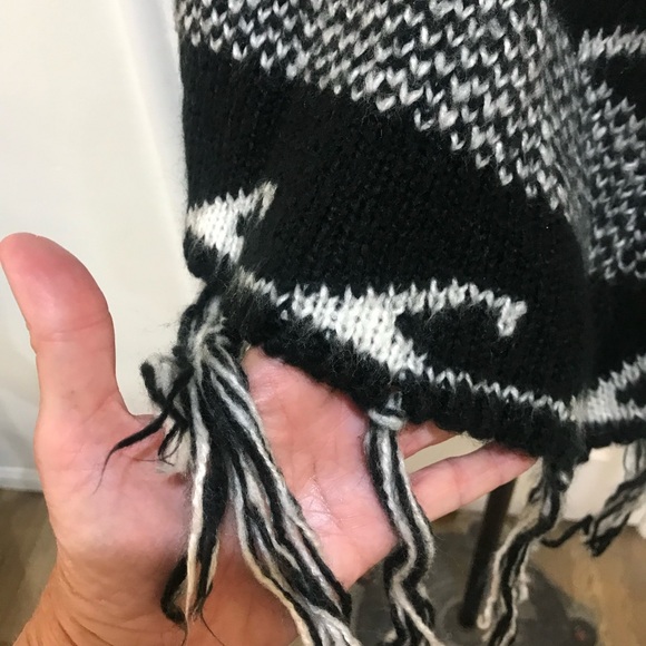 Ecote Black and White Sweater Poncho - Picture 5 of 8